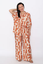 Load image into Gallery viewer, 8032 Blouse rust with beige