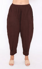 Load image into Gallery viewer, 7633 Hi-Low top and 7718 Comfy pants Chocolate