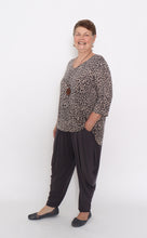 Load image into Gallery viewer, 7854 Brown Leopard top