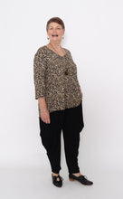 Load image into Gallery viewer, 7854 Khahki  Leopard top