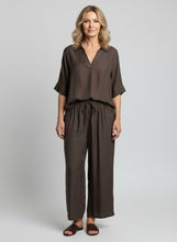 Load image into Gallery viewer, 8073 Relaxed Collared Top & 8077 Wide-Leg Pants Set White Chocolate