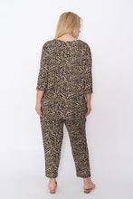 Load image into Gallery viewer, 7854 Khaki leopard prints top

