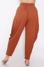 Load image into Gallery viewer, 7774 Rust Harem pants
