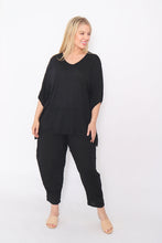 Load image into Gallery viewer, 7986 Black Crinkle Cotton Square Top &amp; 7718 Comfy pants
