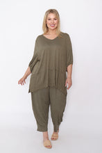 Load image into Gallery viewer, 7986 Khaki Crinkle Cotton Square Top &amp; 7718 Comfy pants
