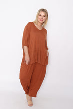 Load image into Gallery viewer, 7986 Rust Crinkle Cotton Square Top &amp; 7718 Comfy pants
