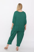 Load image into Gallery viewer, 7986 Green Crinkle Cotton Square Top &amp; 7718 Comfy pants
