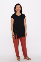 Load image into Gallery viewer, 7761 Tunic black & 7812 Pants Terracotta