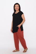 Load image into Gallery viewer, 7761 Tunic black & 7812 Pants Terracotta