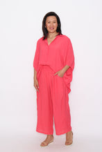 Load image into Gallery viewer, 7451 Coral Hi-low shirt & 7735 Coral Wide-leg pants