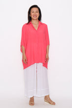 Load image into Gallery viewer, 7451 Coral Hi-low shirt & 7735 white Wide-leg pants