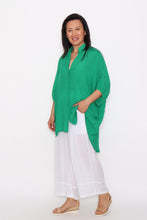Load image into Gallery viewer, 7451 Christmas Green Hi-Low button up shirt & 7735 White Wide-Leg pants