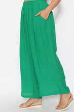 Load image into Gallery viewer, 7451 Christmas Green Hi-Low button up shirt & 7735 White Wide-Leg pants