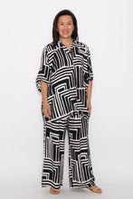Load image into Gallery viewer, 8032 Shirt & 7972 Pants Black & White Geometric