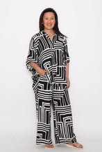Load image into Gallery viewer, 8032 Shirt & 7972 Pants Black & White Geometric