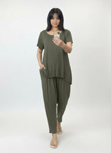 Load image into Gallery viewer, 8079 Relaxed Tapered Pants Khaki