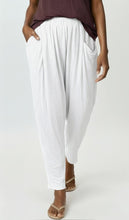 Load image into Gallery viewer, 8079 Relaxed Tapered Pants White