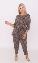 Load image into Gallery viewer, 7871 Top & 7853 Pants Brown leopard top