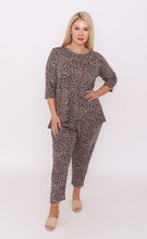 Load image into Gallery viewer, 7871 Top & 7853 Pants Brown leopard top