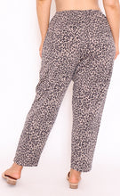 Load image into Gallery viewer, 7853 Brown Leopard loss pants with pockets
