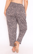 Load image into Gallery viewer, 7853 Brown Leopard loss pants with pockets