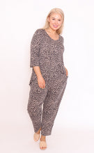 Load image into Gallery viewer, 7853 Brown Leopard loss pants with pockets