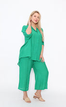 Load image into Gallery viewer, 7451 Green  Hi-Low collar shirt
