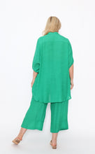 Load image into Gallery viewer, 7451 Green  Hi-Low collar shirt
