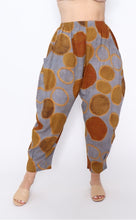 Load image into Gallery viewer, 7931 Brown print Pants
