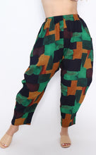 Load image into Gallery viewer, 7931 Green print Pants
