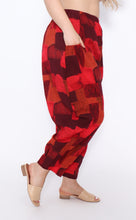 Load image into Gallery viewer, 7931 Red print Pants
