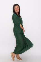 Load image into Gallery viewer, 7943 Green Flowy dress with side pockets
