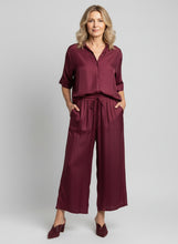 Load image into Gallery viewer, 8070 Top and 8069 pants Wine
