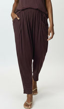 Load image into Gallery viewer, 8079 Relaxed Tapered Pants Chocolate
