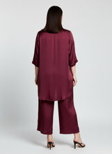 Load image into Gallery viewer, 8070 Top and 8069 pants Wine
