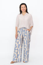 Load image into Gallery viewer, 7451 Beige Hi-low shirt &amp; 7972 Wide-Leg pants
