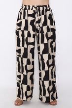 Load image into Gallery viewer, 7972 Black Abstract Wide-Leg Pants
