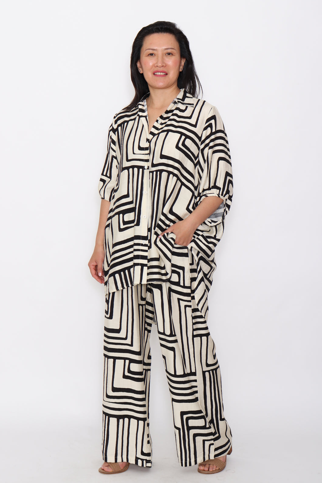 8032 Black Geo with Cream Hi-Low shirt & 7972  Wide-Leg pants