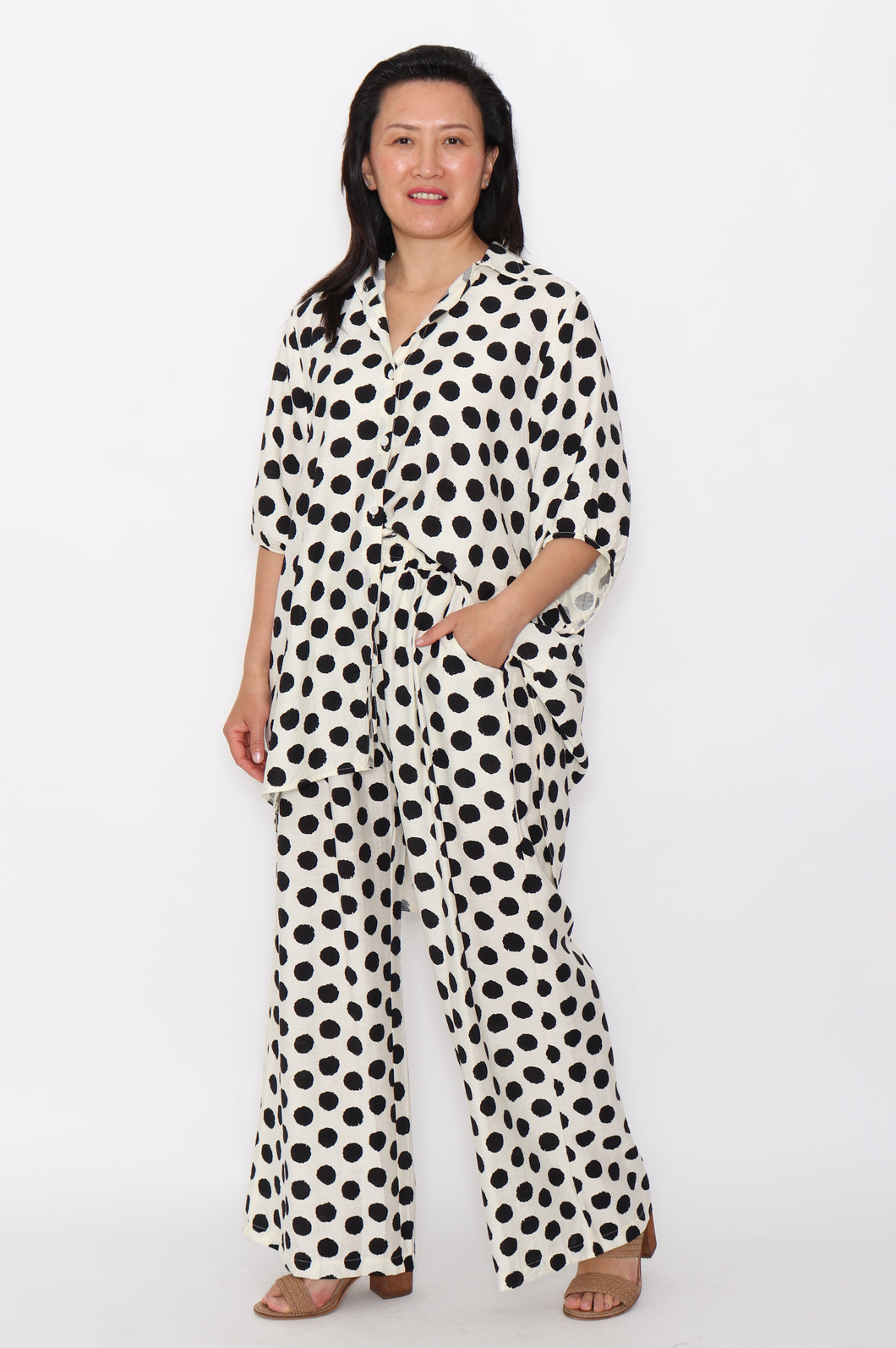 8032 Black Polka Dots Hi-Low shirt & 7972 Black Polka dots Wide-Leg pants