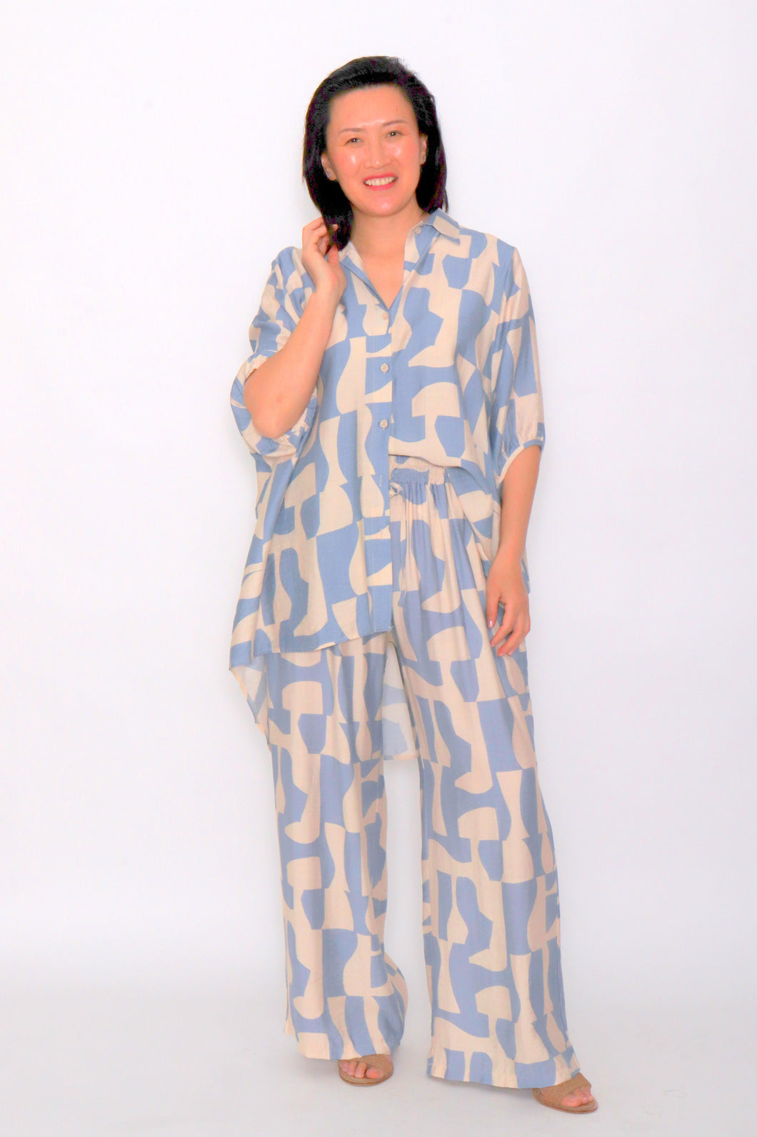 8032 Blue with Beige Hi-Low shirt & 7972 Wide-Leg pants