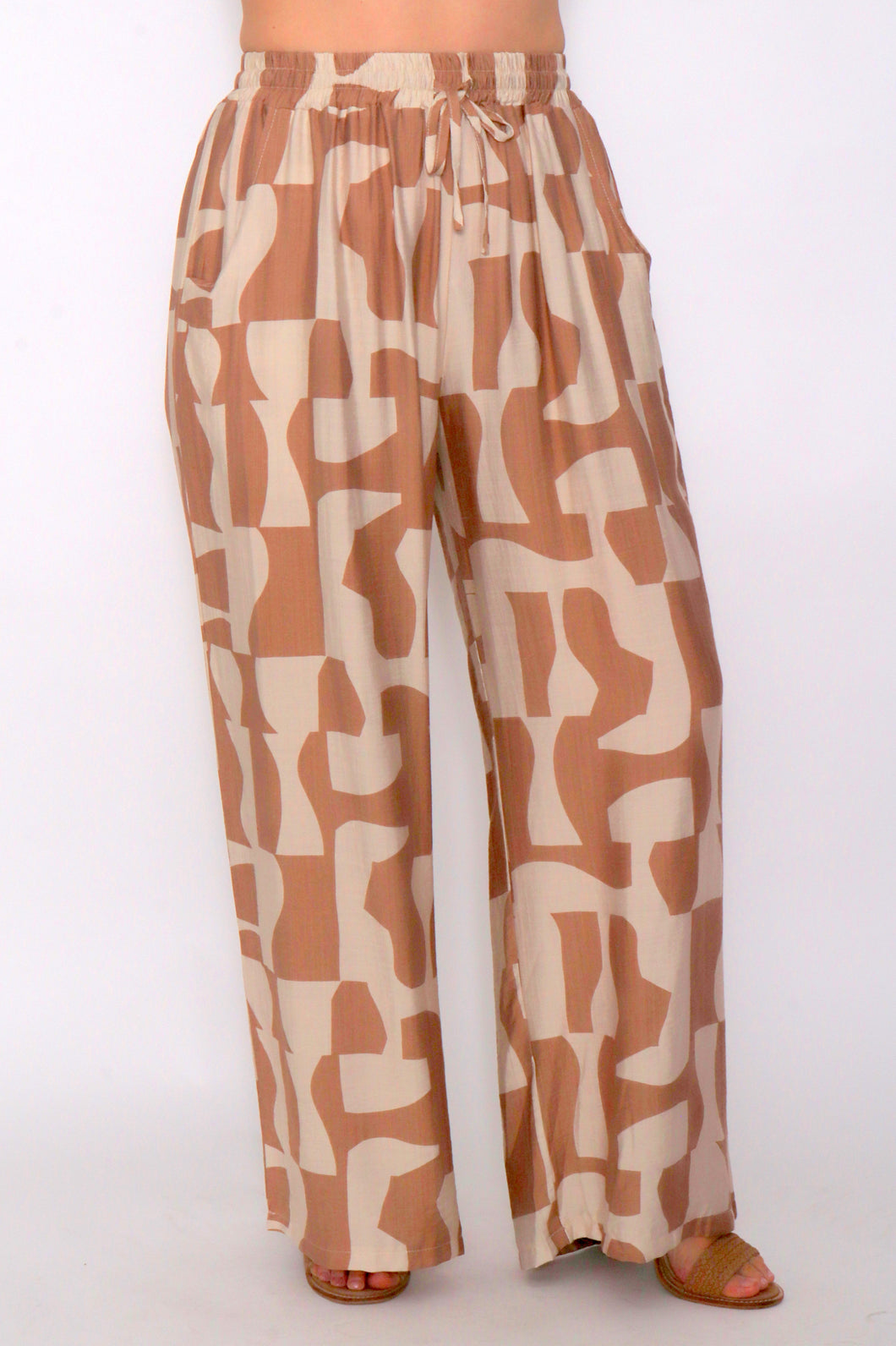 7972 Mocca with Beige Wide-Leg Pants