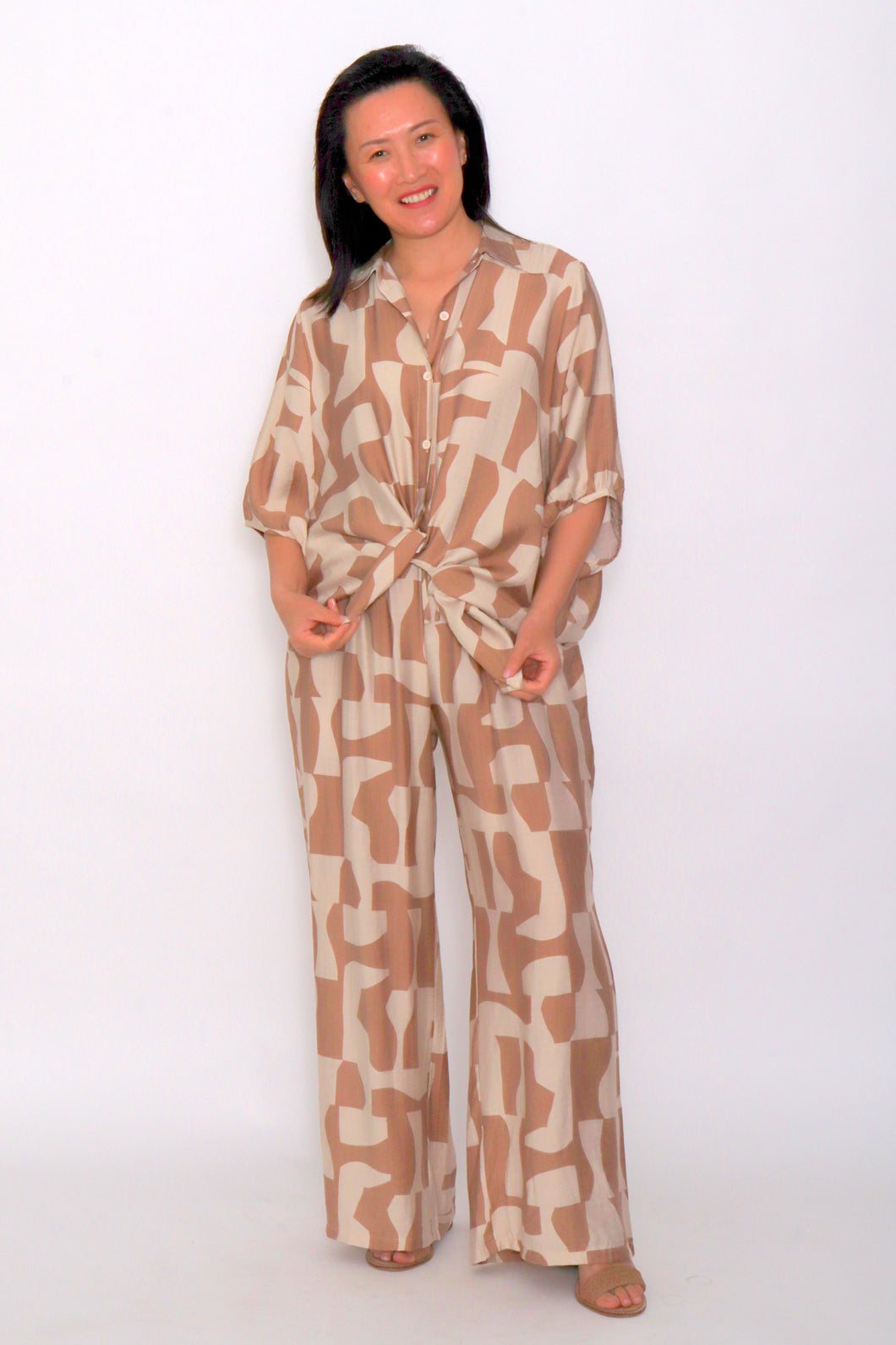 8032 Mocca with beige Hi-Low shirt &  7972 Mocca with Beige pants