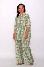 Load image into Gallery viewer, 8032 Sage Hi-Low Shirt &amp; 7972 Sage Wide-leg pants
