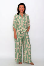 Load image into Gallery viewer, 8032 Sage Hi-Low Shirt &amp; 7972 Sage Wide-leg pants
