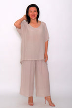 Load image into Gallery viewer, 7919 Beige Flowy-fit Hi-low top
