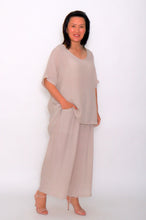 Load image into Gallery viewer, 7919 Beige Flowy-fit Hi-low top
