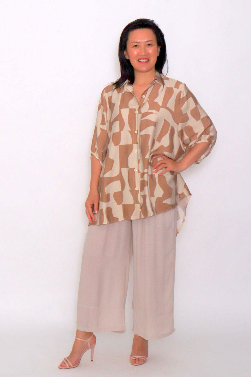 8032 Hi-Low Mocca with beige shirt & 7735 Beige pants