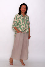 Load image into Gallery viewer, 8032 Sage with beige Hi-low shirt &amp; 7735 Beige pants
