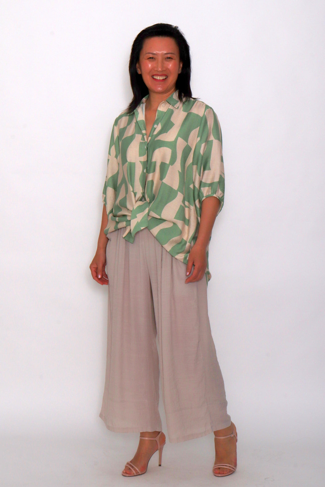 8032 Sage with beige Hi-low shirt & 7735 Beige pants