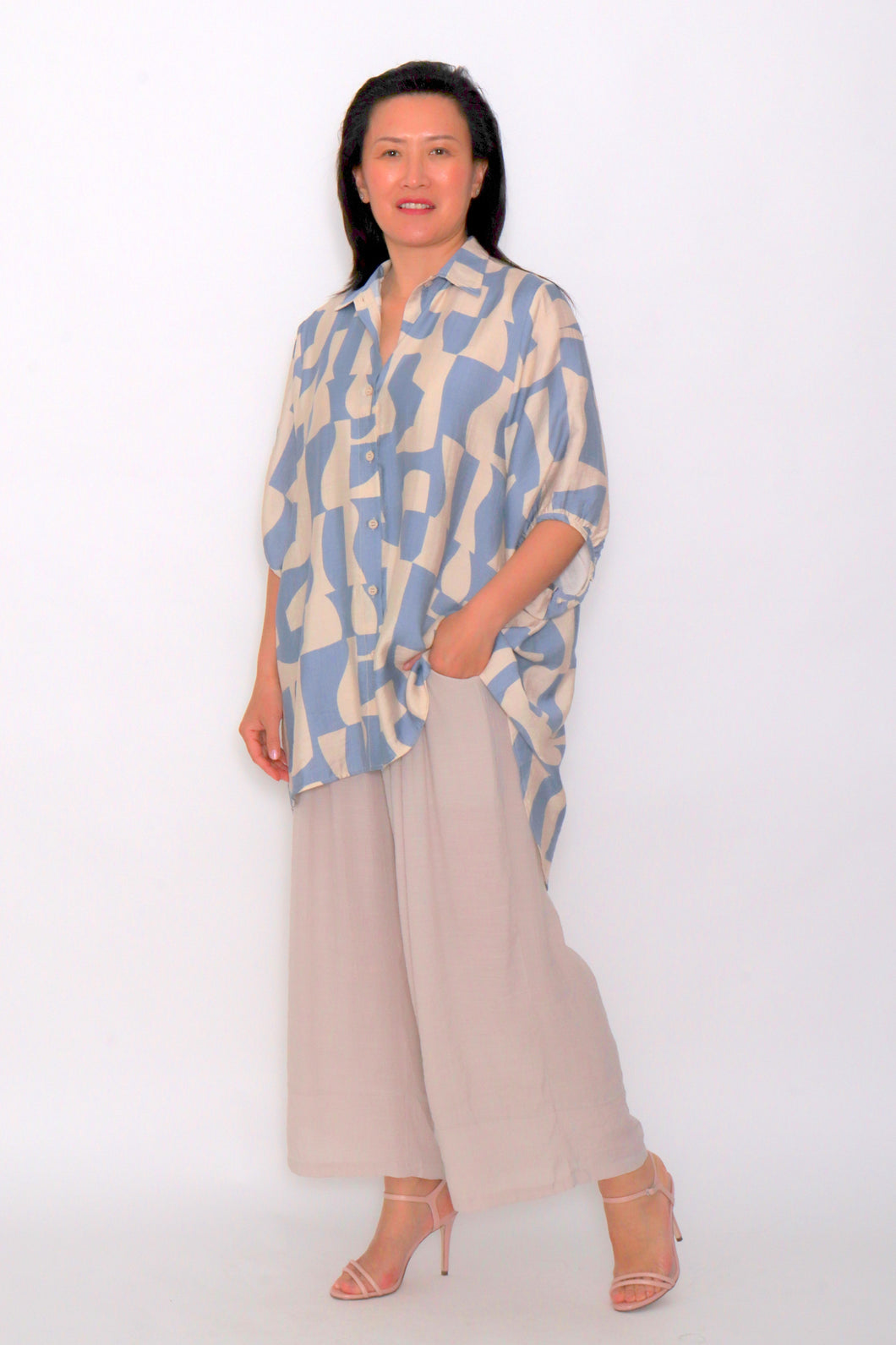 8032 Blue with Beige Hi-Low shirt & 7735 Beige Wide-Leg pants